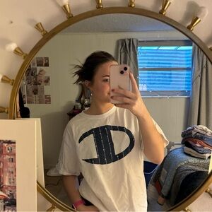 White champion t-shirt. Size L